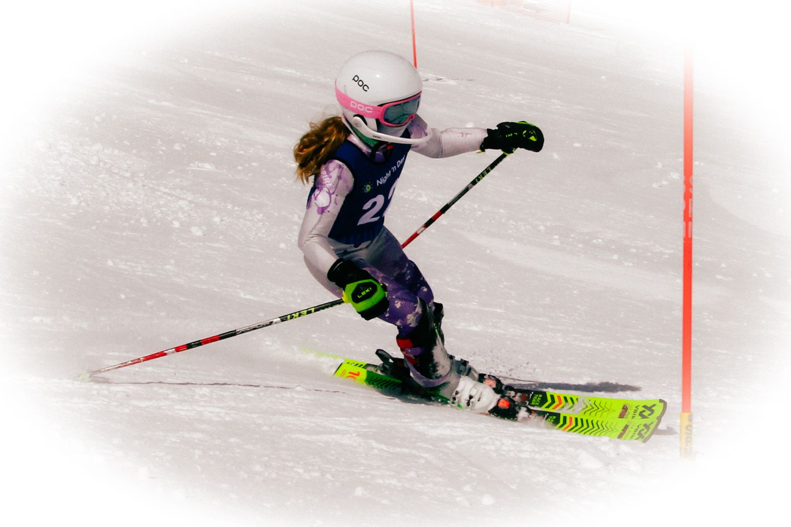 Briar mid-turn between gates
